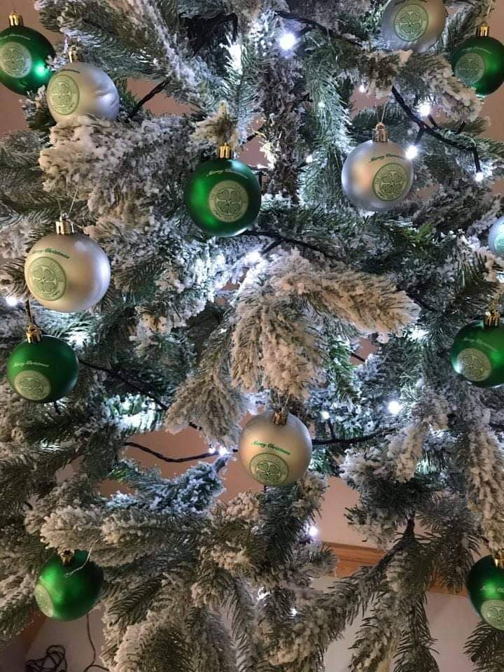 ( 10 Per Pack ) Celtic Green printed Christmas Tree Decorations