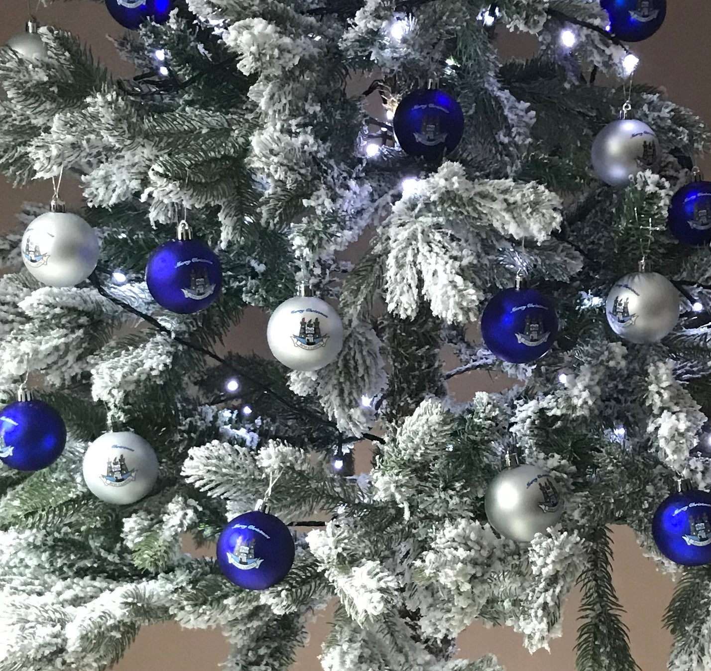 ( 10 Per Pack) Dublin GAA  Silver printed Christmas Tree Decorations